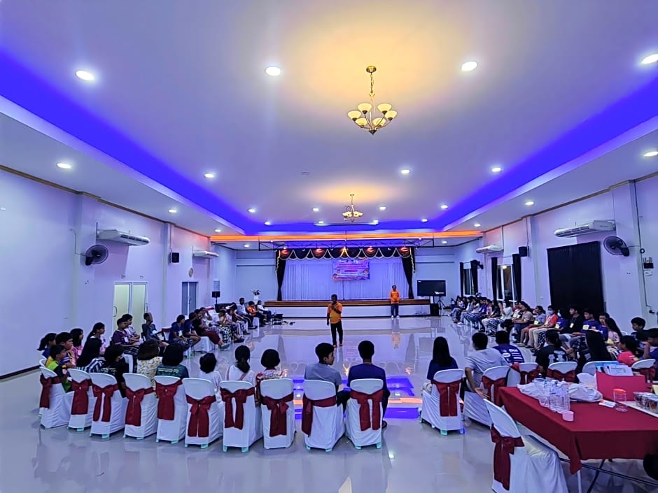 Trang Villa Hotel and Water Park