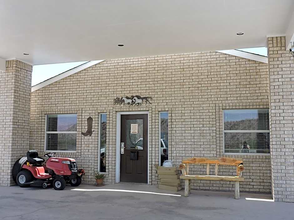 Riata Inn - Presidio
