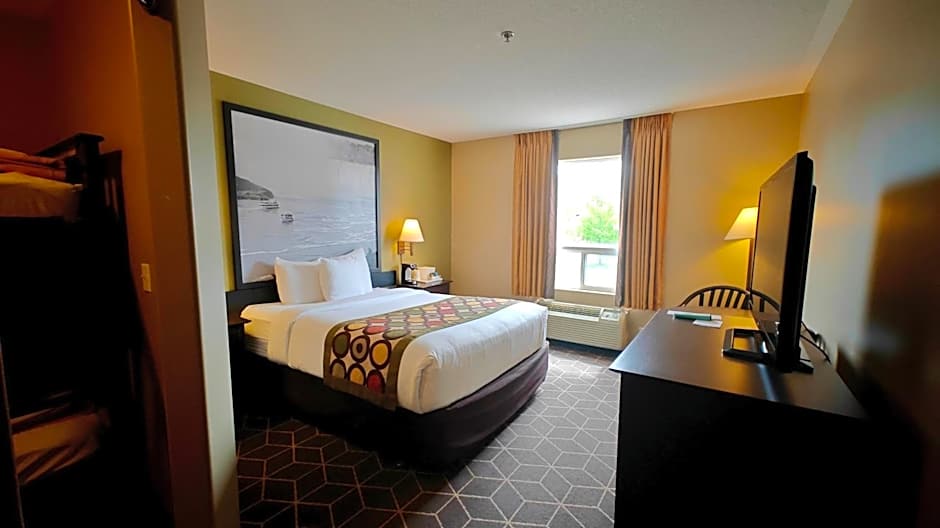 Super 8 by Wyndham Midland