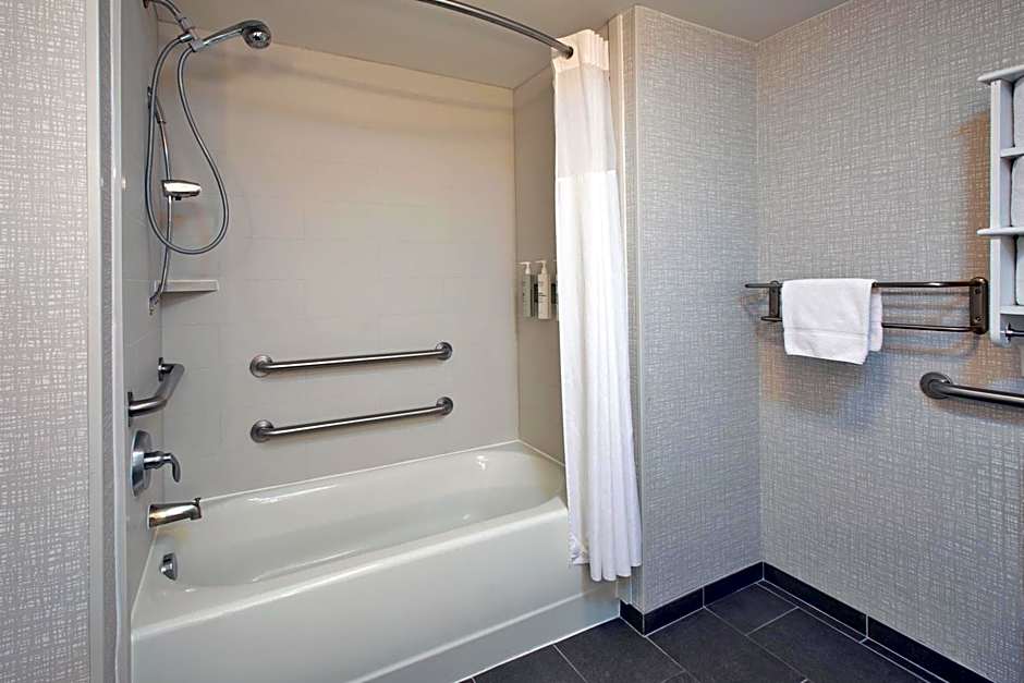Hampton Inn By Hilton And Suites St. Cloud