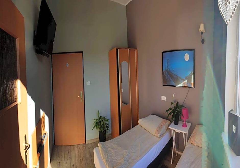 Zajazd CHATA Kębłowo