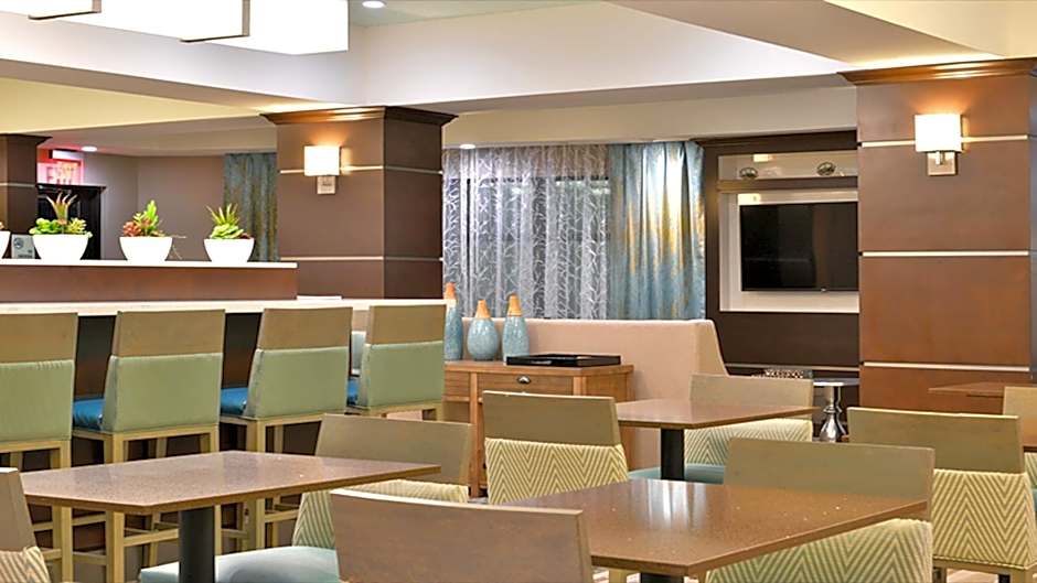 Holiday Inn Express and Suites Schulenburg By IHG
