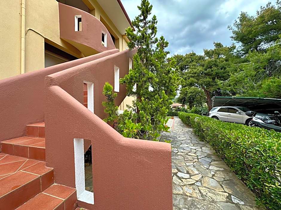 Agrili Apartments & Rooms