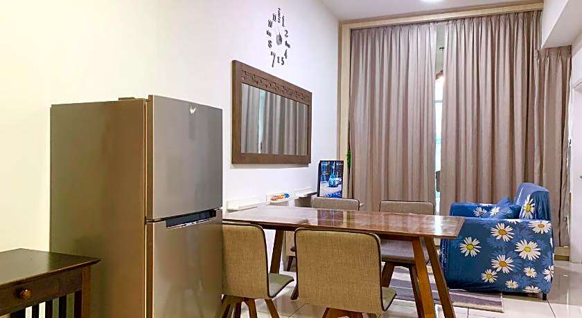 Sunset Seaview Vacation Condos @ Infinity Avenue