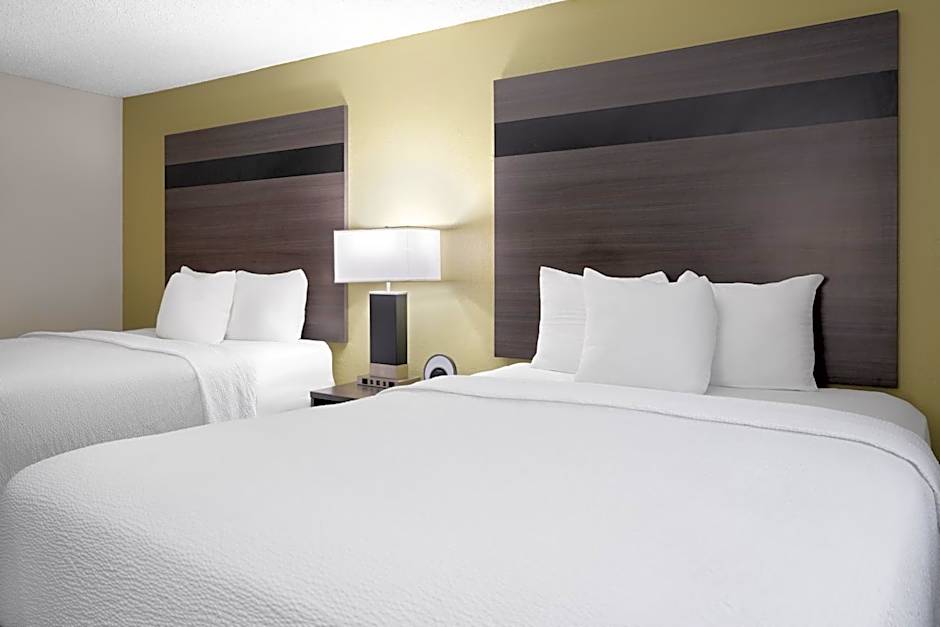 Baymont by Wyndham Liberty MO