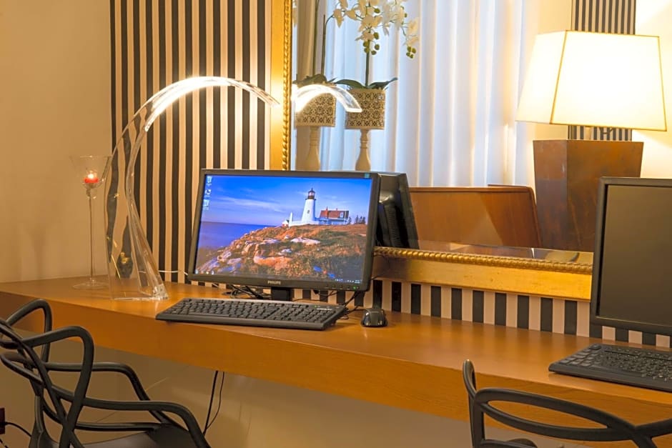 De La Pace- Sure Hotel Collection by Best Western