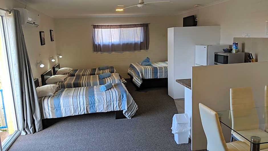 Harrington Village Motel