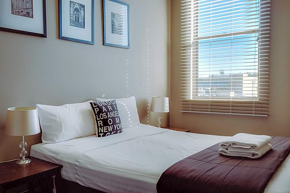 Crossroads Hotel