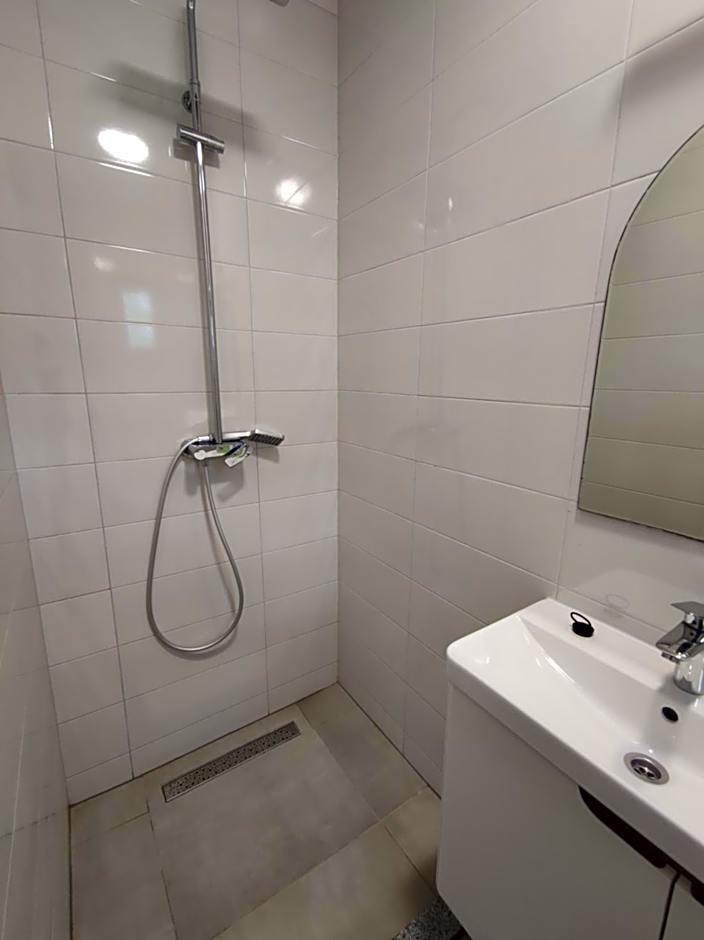 SUBTUB Hostel Makarska