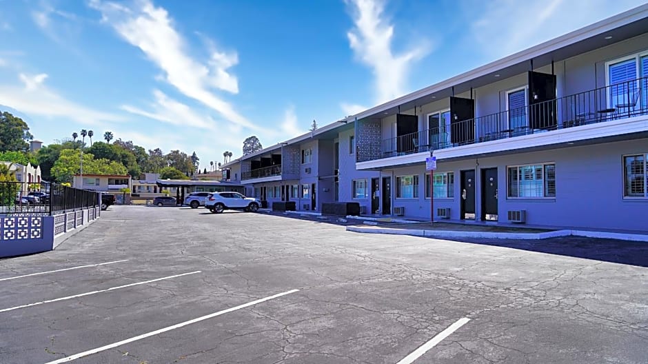 Seaside Inn & Suites