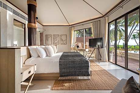 Beachfront Pool Villa