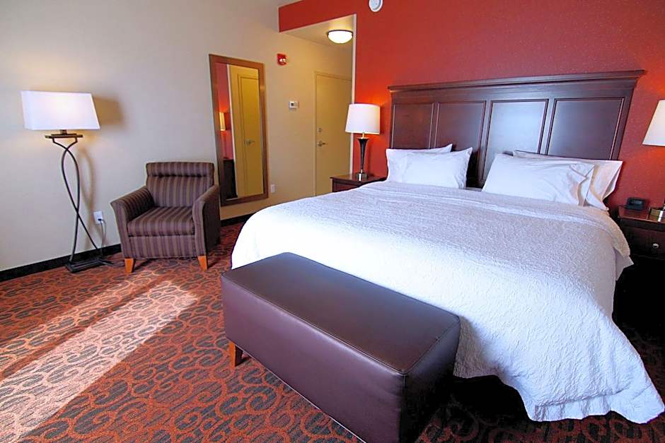 Hampton Inn & Suites Grand Forks