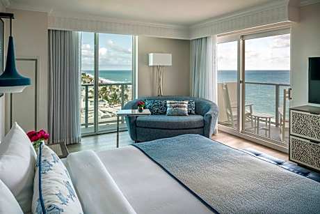 Guest room, 1 King, Oceanfront, Corner room, Balcony: 2