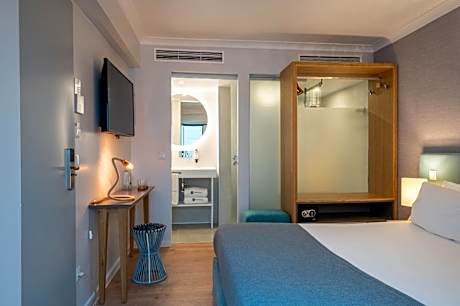 Double Room with Interior View