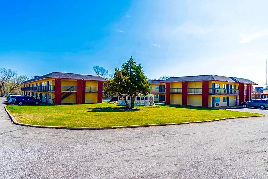 Castle Inn & Suites By OYO Chickasha