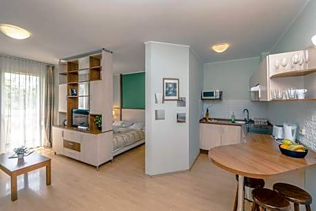 Studio (3 Adults)