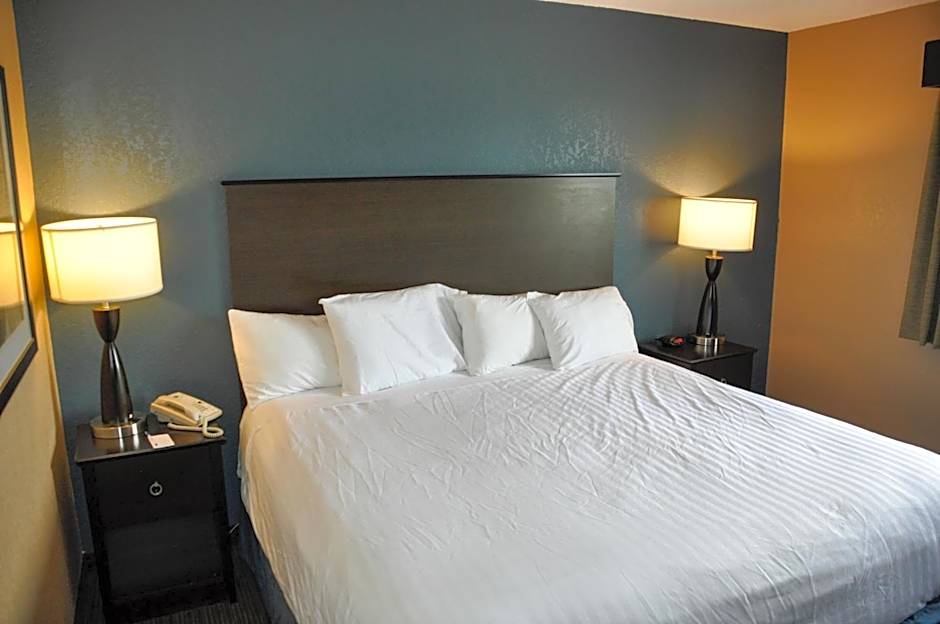 Photo 1 of 9 of Deluxe 1 Bedroom 1 King Bed Suite