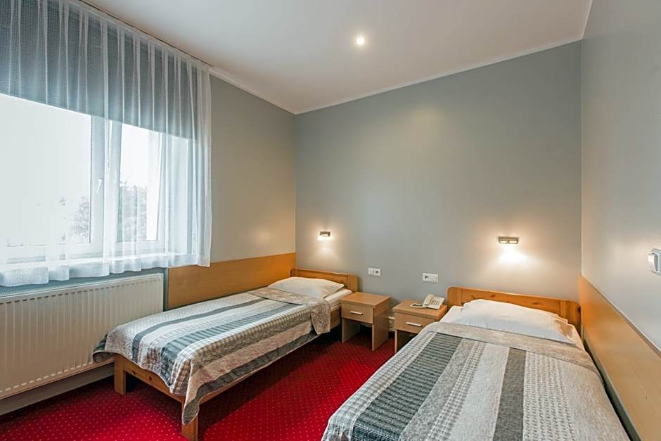 HOTEL ŁABĘDY i Hostel Łabędy