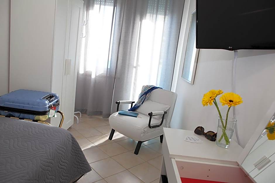 MoMo Seaview Hotel