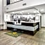 La Quinta Inn & Suites by Wyndham Clarksville