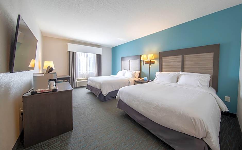 Photo 1 of 6 of Standard 2 Queen Beds, Fountain View