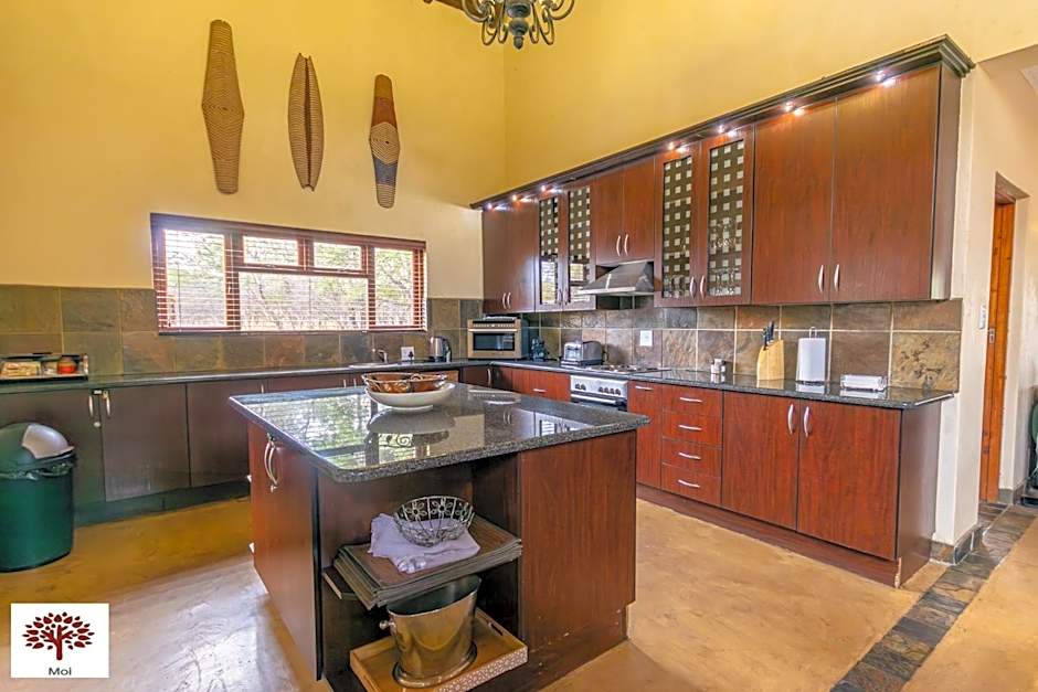 Zebula Golf and Wildlife Estate - Aardwolf Pax 10 - Moi Signature Luxury villa