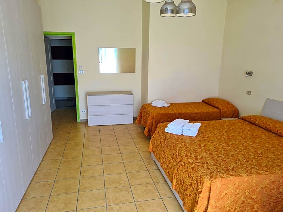 NEW PARK HOTEL