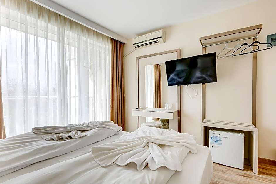 Jupiter 1 Family Hotel