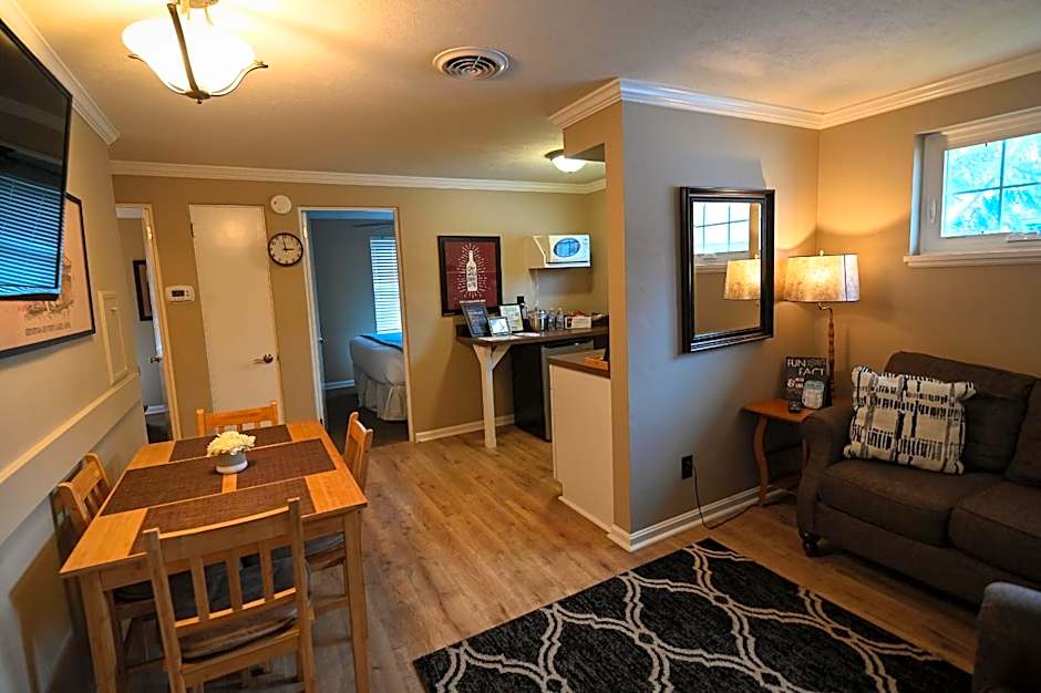 The Lakehouse Inn Geneva