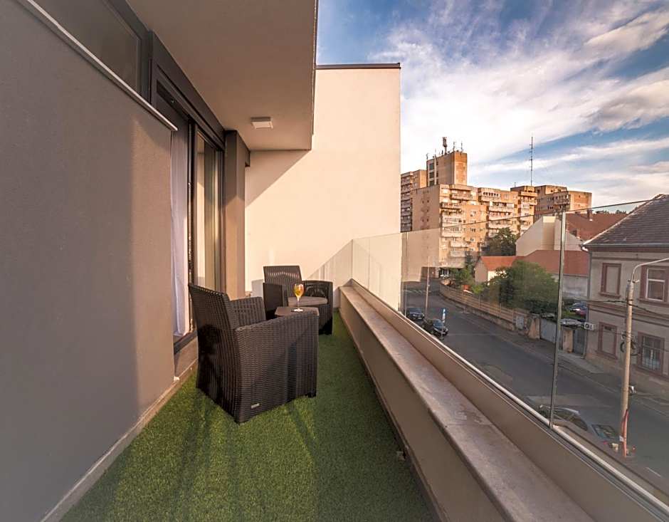 Lira Holiday Apartments