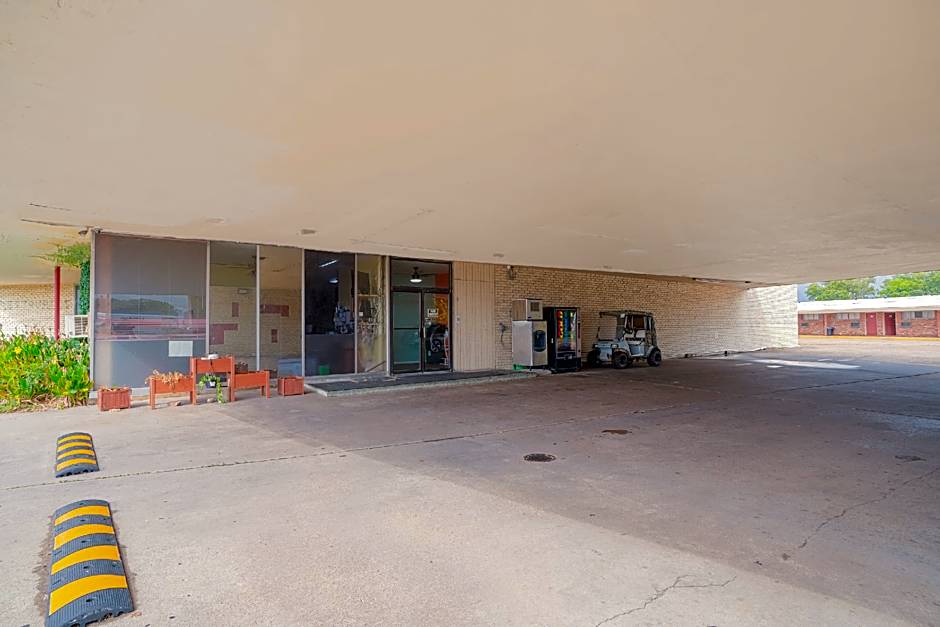 Town & Country Motel Bossier City by OYO