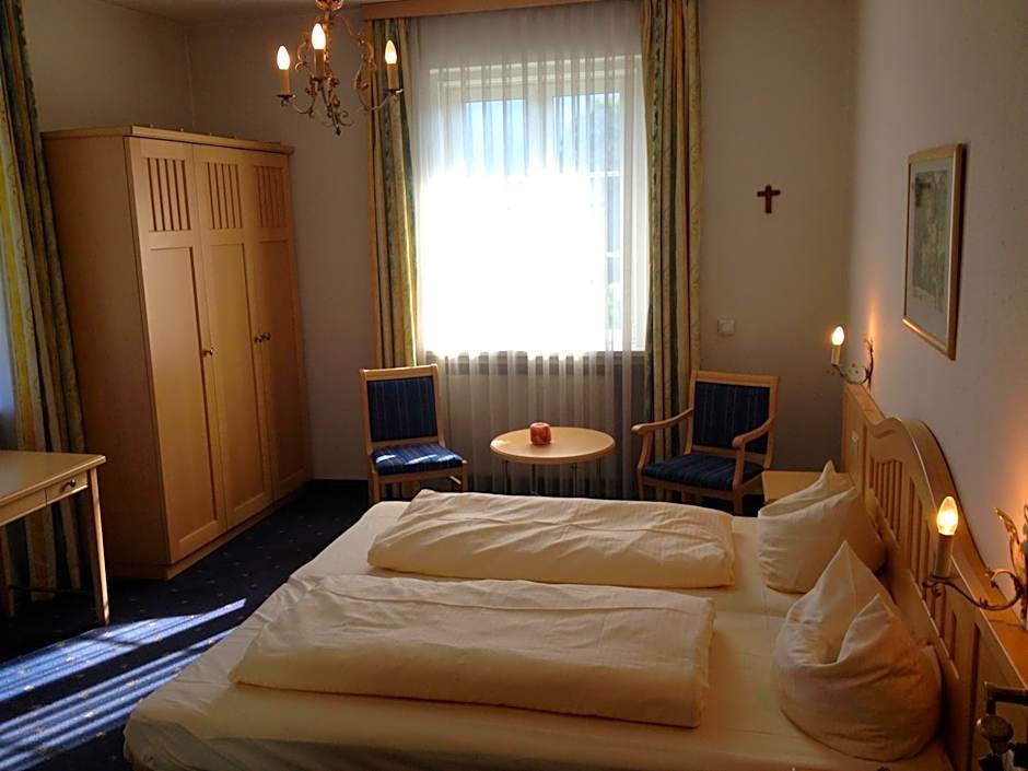 Hotel Roter Hahn - Bed & Breakfast