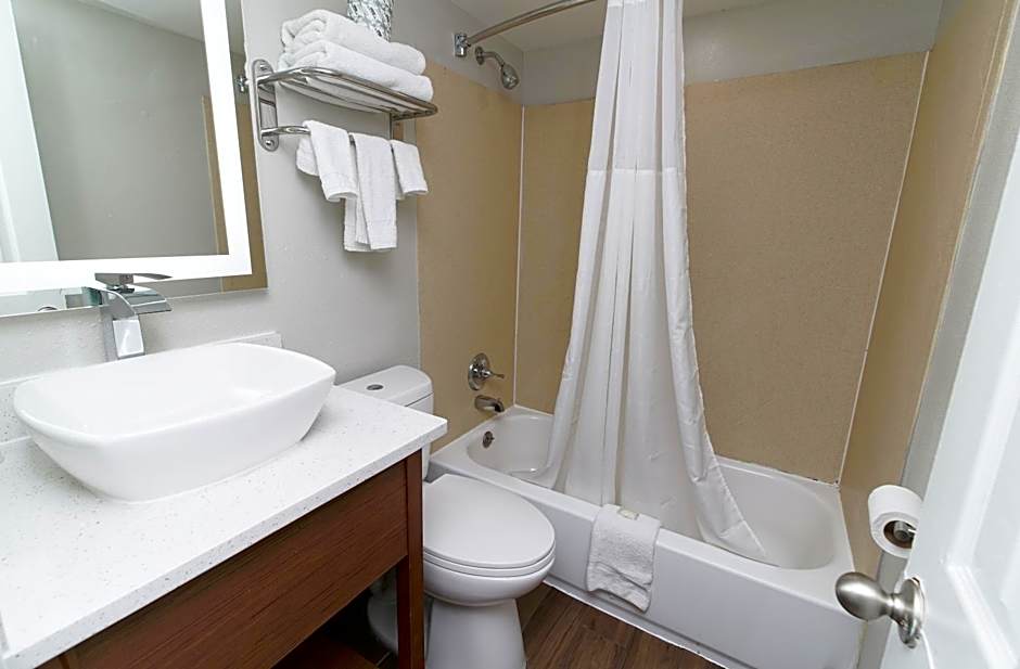 Seashire Inn & Suites