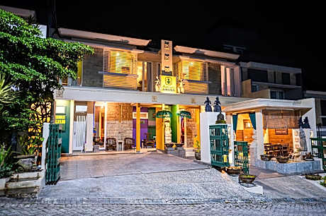 Dhanesvara Villa