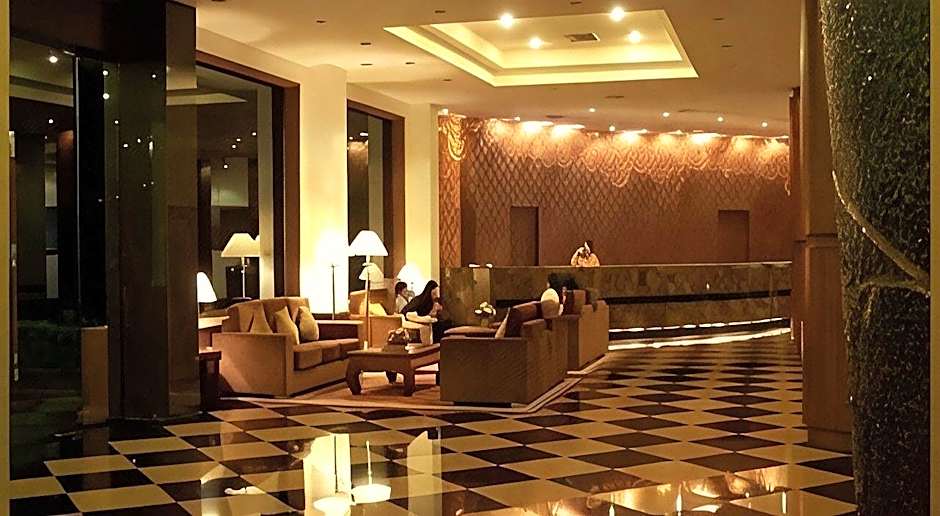Sri U-Thong Grand Hotel