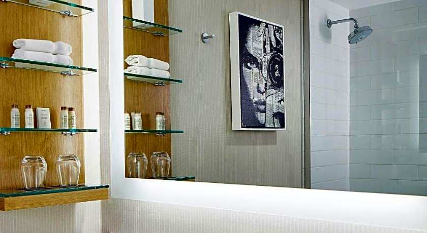 Renaissance Chicago Glenview Suites Hotel