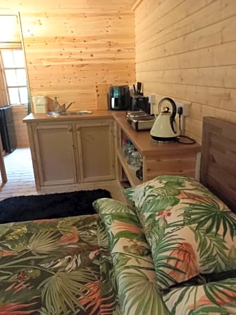 Ty Peder, Secluded Vegan Cabin