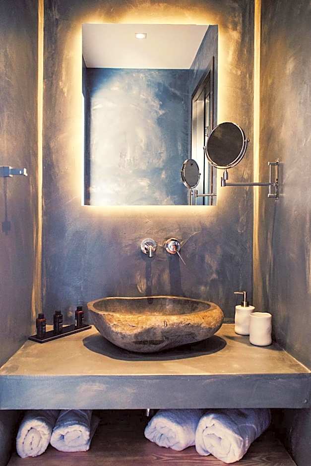 Aliv stone suites & spa