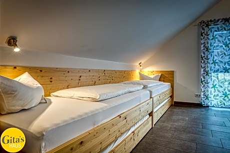 Apartment (4 Adults)