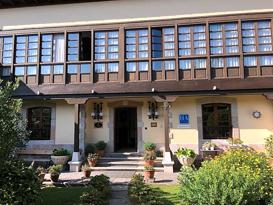 Hotel-Apartamentos La Arquera