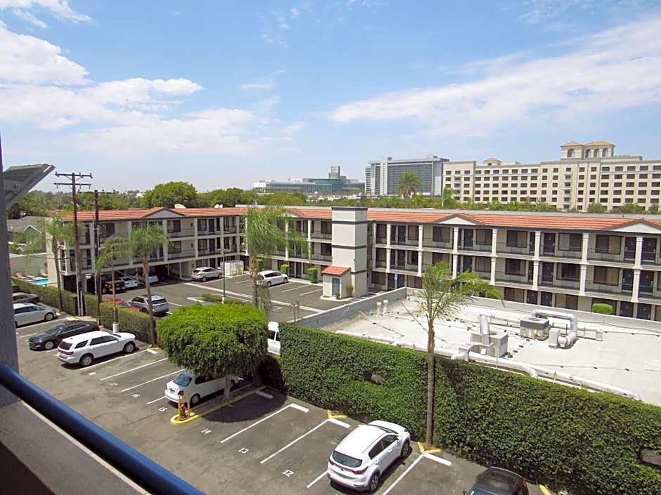Capri Suites Anaheim