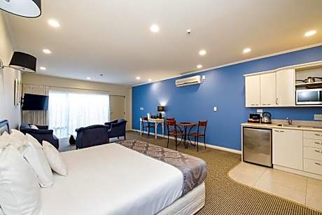 Executive One-Bedroom Suite Non Ocean View