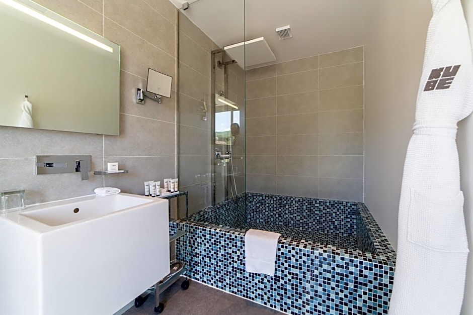 Kube Hotel St Tropez