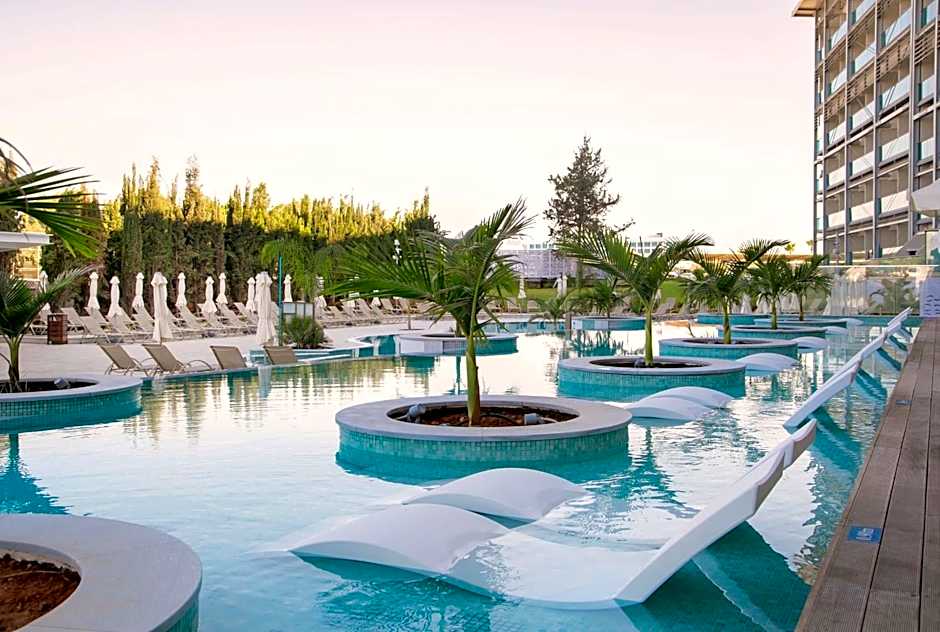 Asterias Beach Hotel