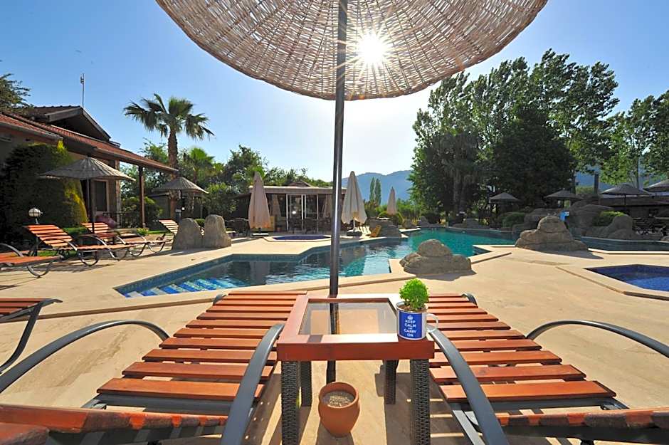 Grenadine Lodge