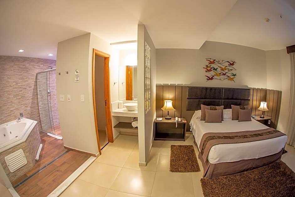 Mondrian Suite Hotel