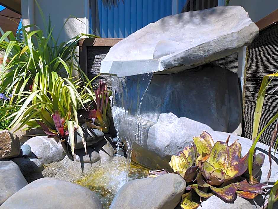 Pacific Coast Motor Lodge