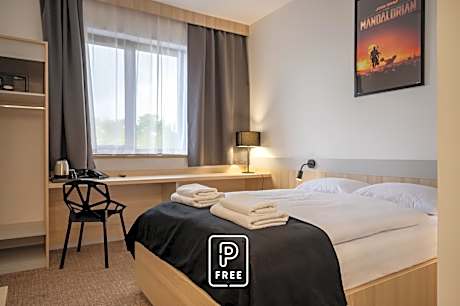 Hotel Dworski Galaktyczny Park