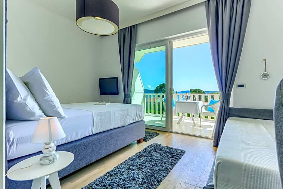 Hotel Riva Kaštela with swimming pool