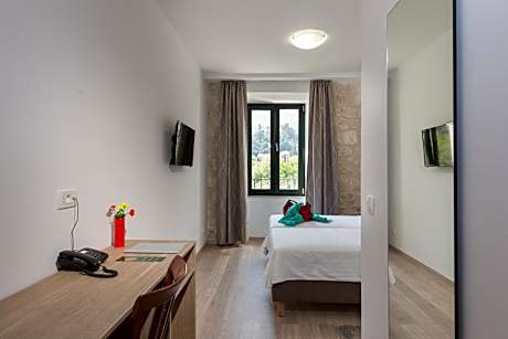 Double or Twin Room with Sea View